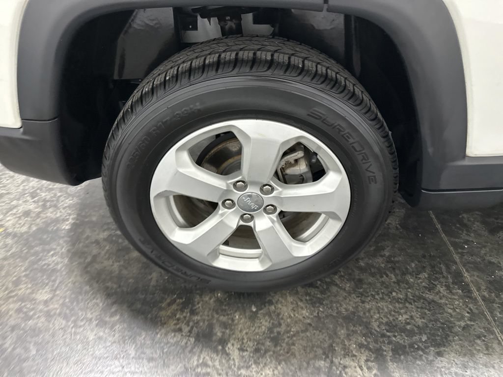 Used 2020 Jeep Compass Latitude w/ Popular Equipment Group AWD/4WD image 5