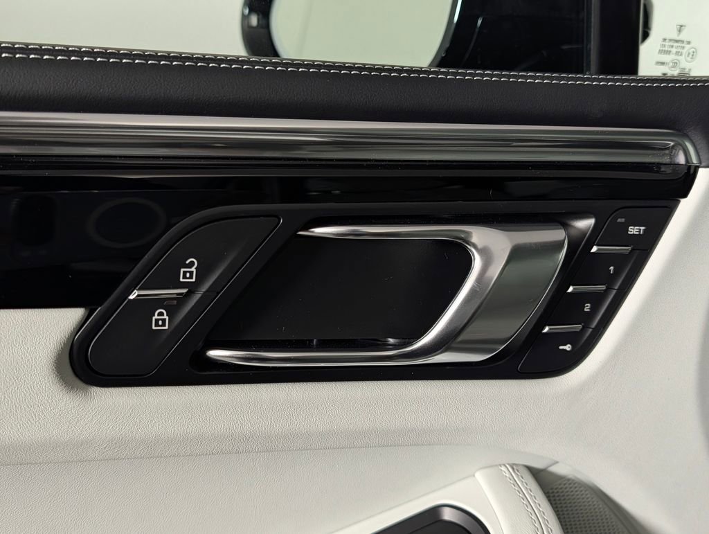 New 2026 Porsche Macan image 27