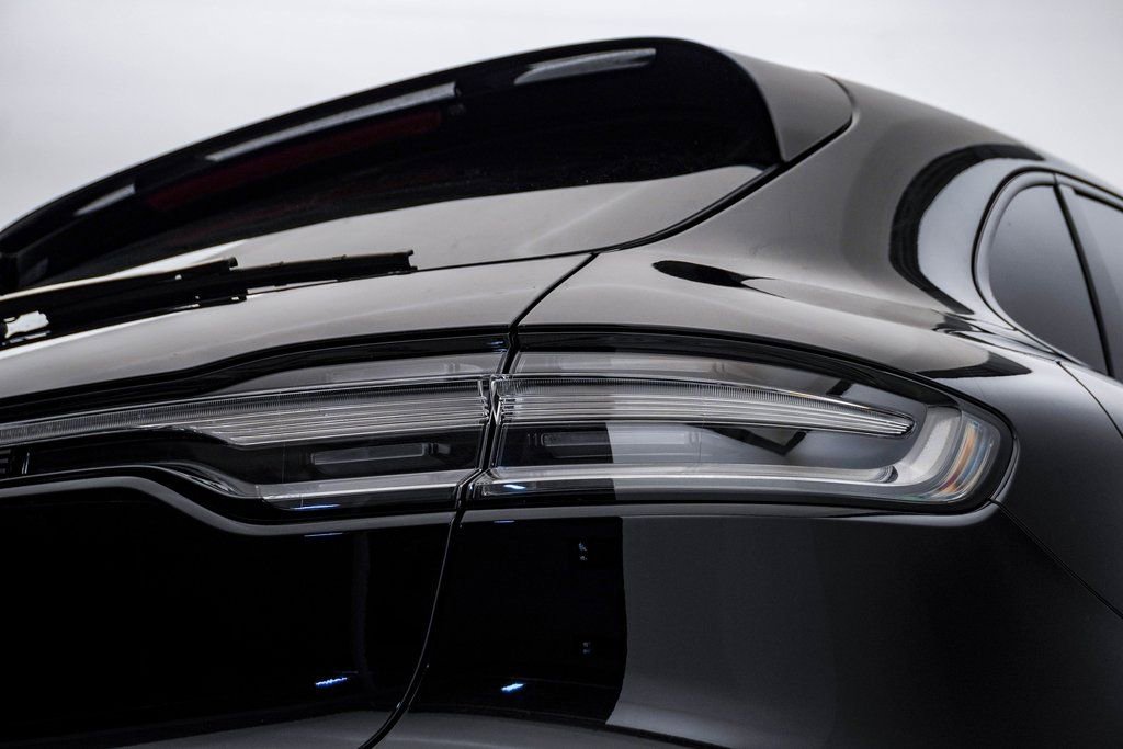 New 2026 Porsche Macan GTS image 12