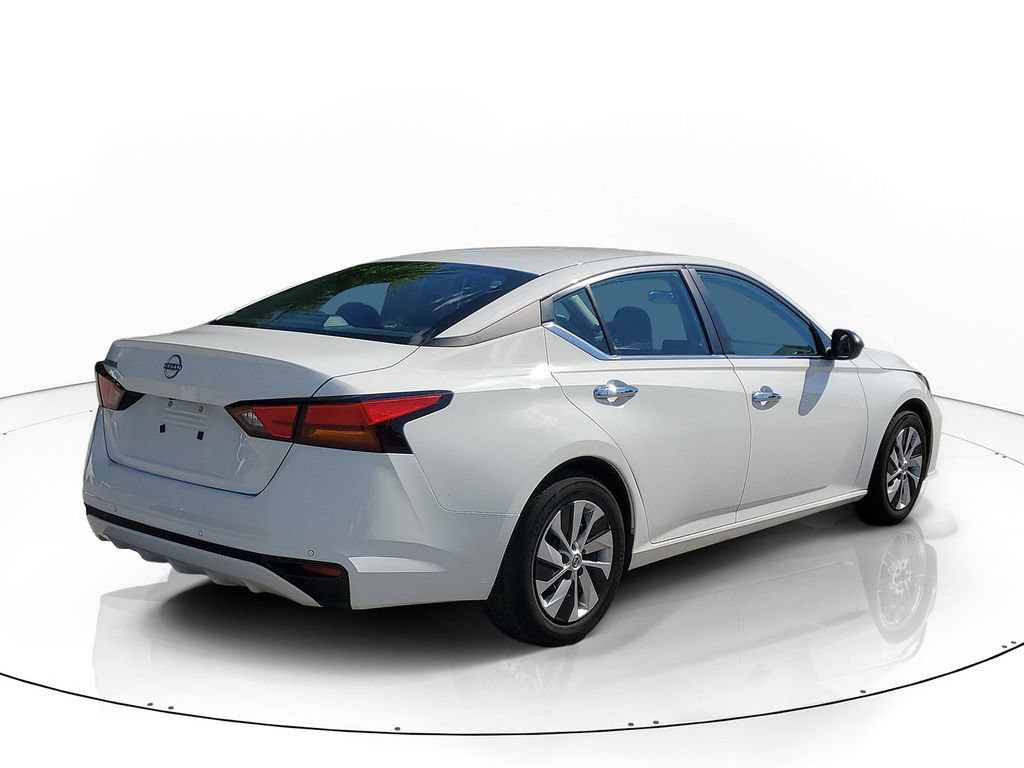Used 2024 Nissan Altima 2.5 S FWD image 4