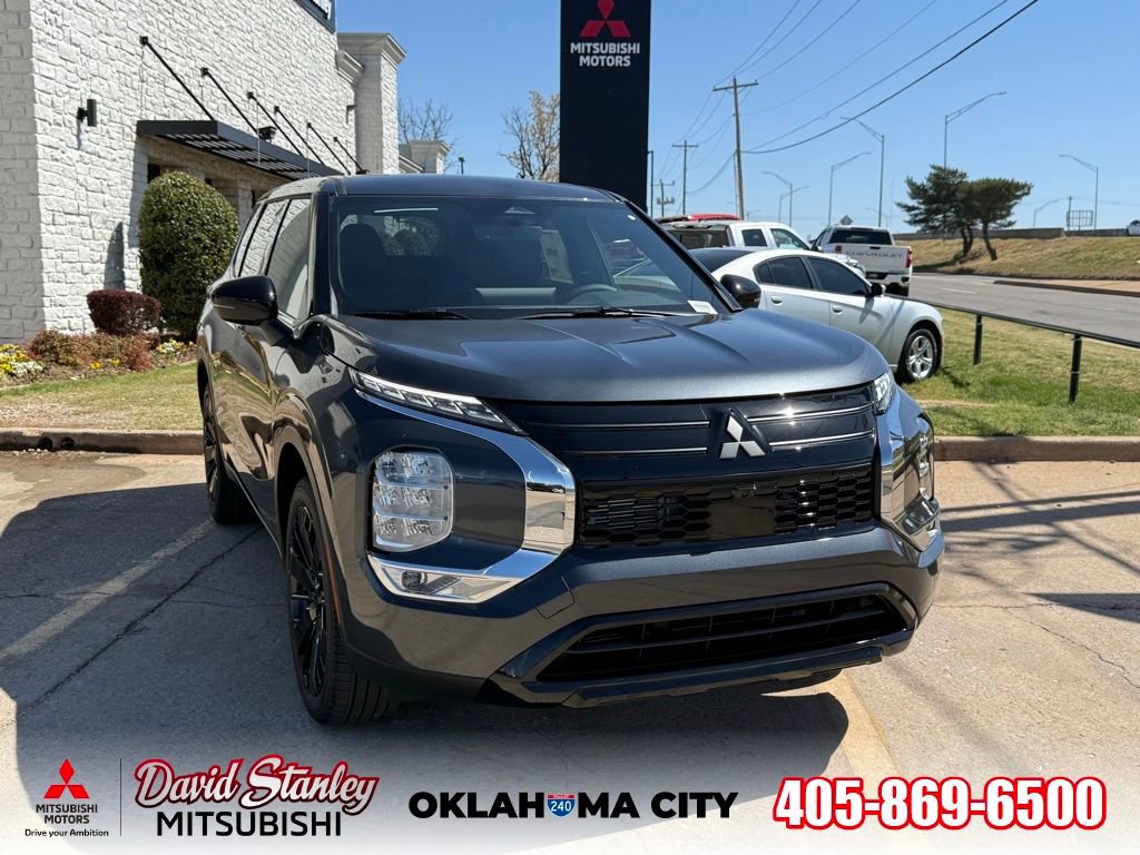 New 2026 Mitsubishi Outlander LE video 1