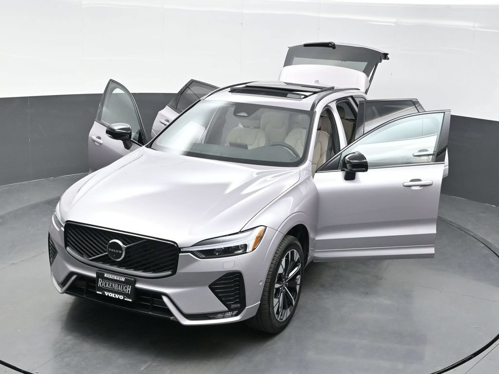 New 2026 Volvo XC60 B5 Plus w/ Climate Package PRO AWD/4WD image 40