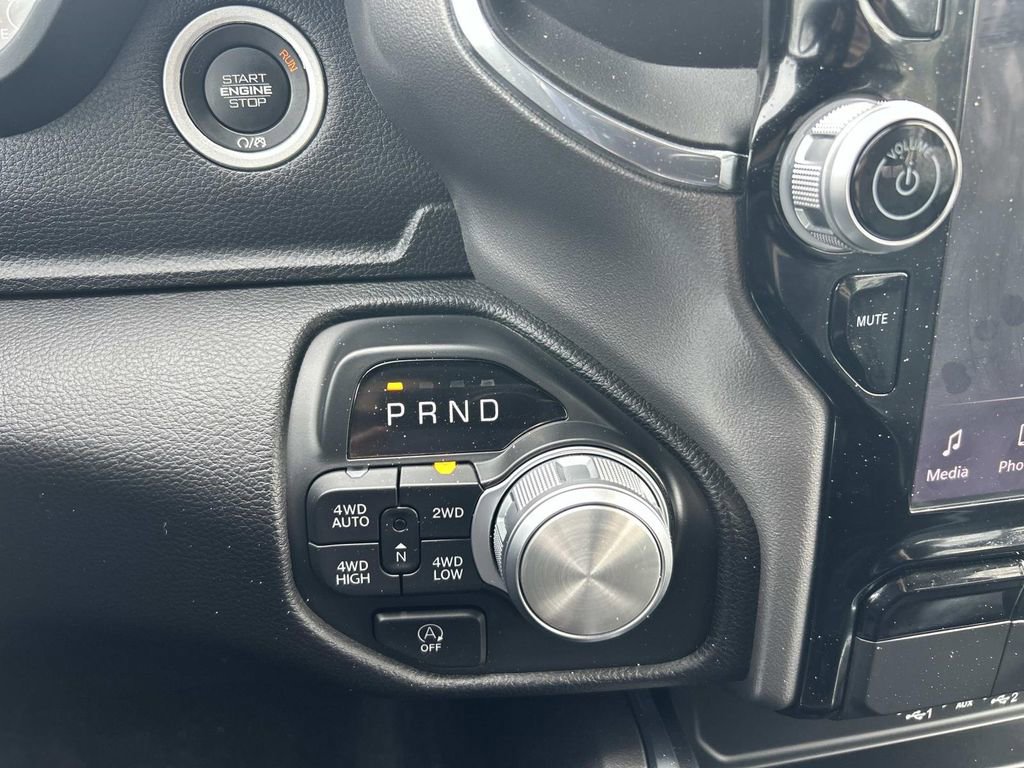 Used 2025 RAM 1500 Laramie image 30