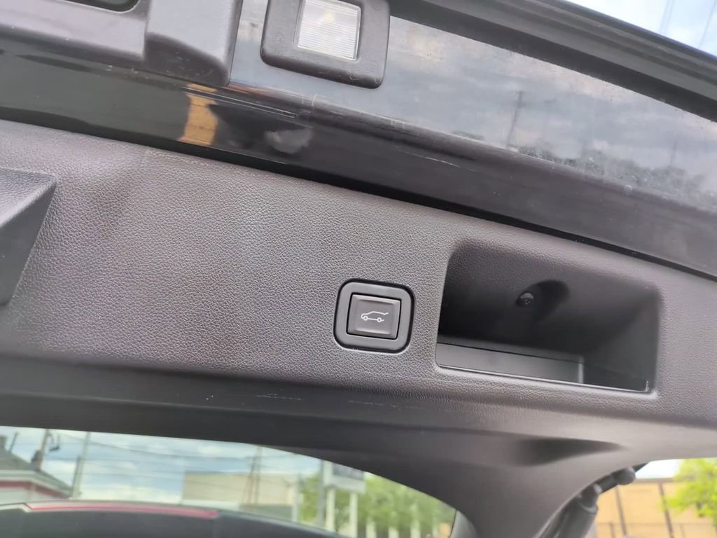 Used 2024 Chevrolet Equinox EV RS FWD image 17