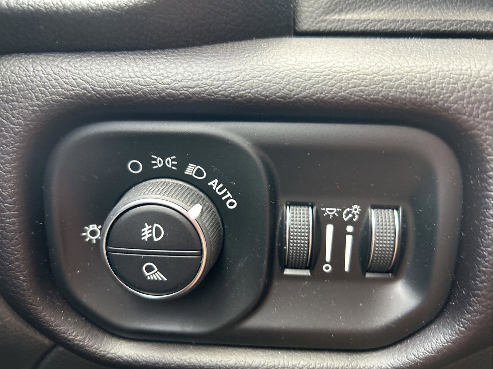 Certified 2022 RAM 3500 Laramie image 25