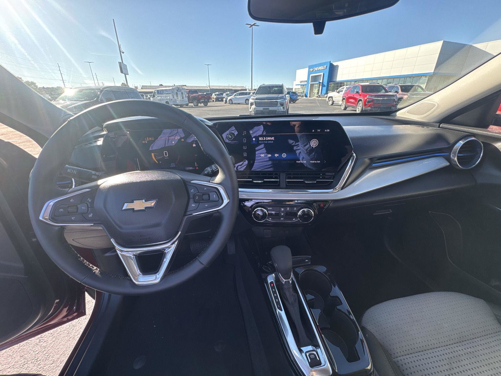 Used 2025 Chevrolet Trax LT w/ Driver Confidence Package FWD image 17