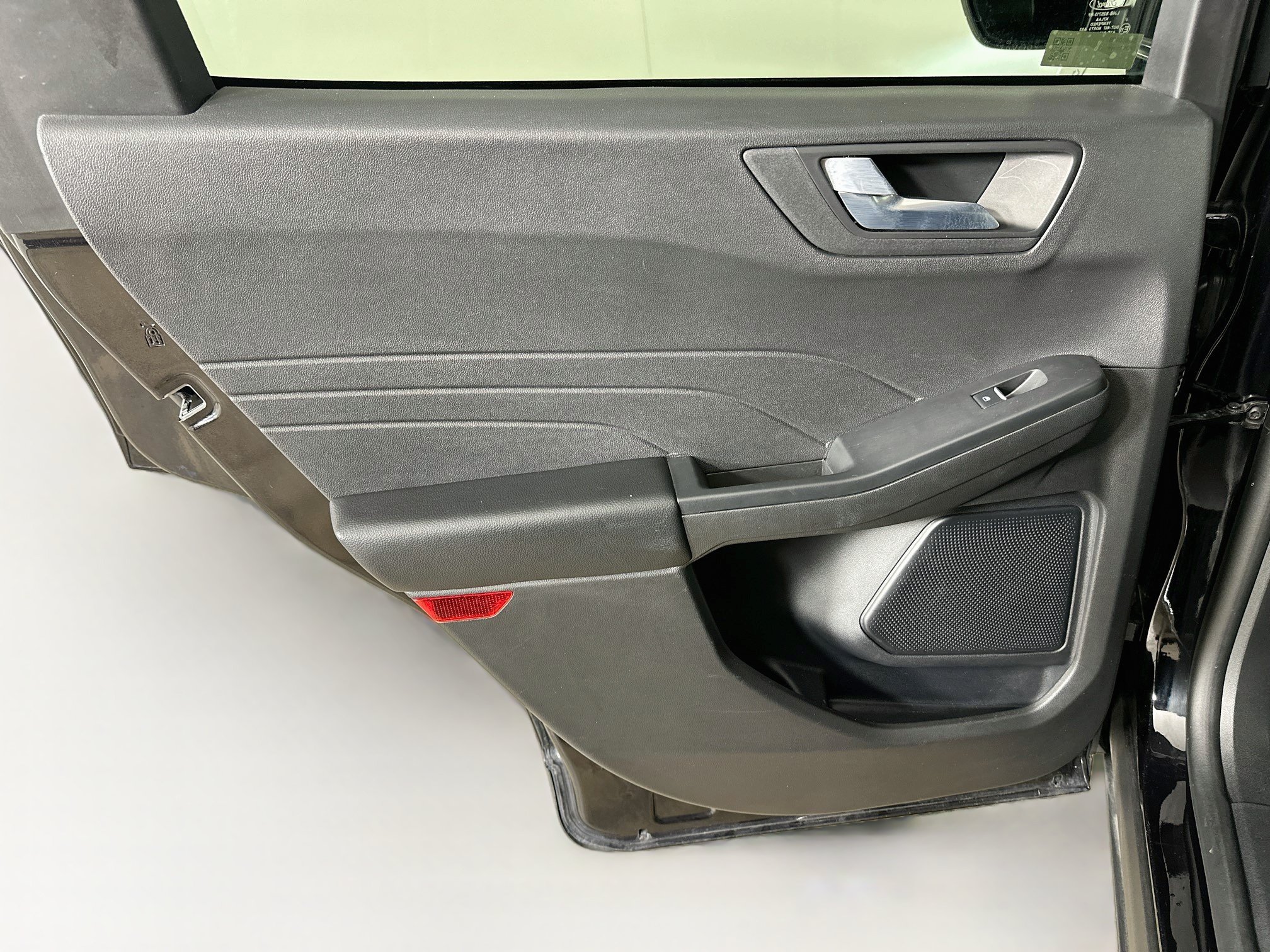 Used 2025 Ford Escape ST-Line FWD image 25