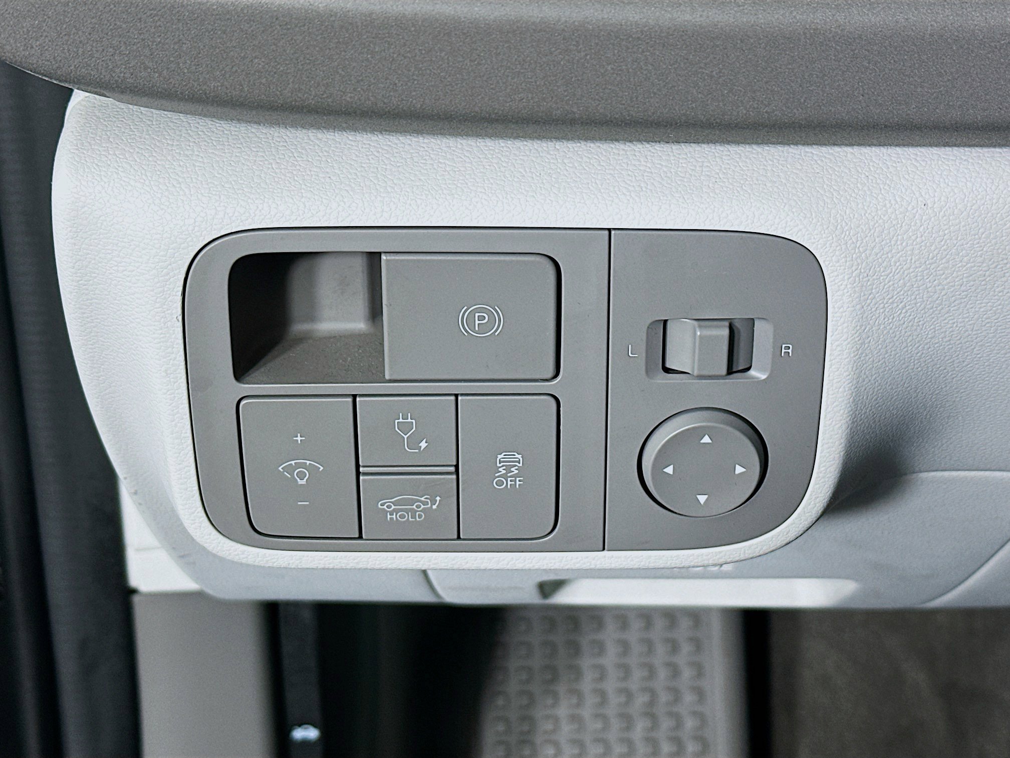 Used 2024 Hyundai Ioniq 6 SEL image 17