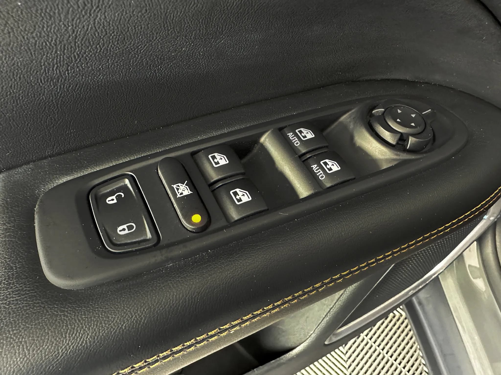 Used 2020 Jeep Compass Limited AWD/4WD image 19