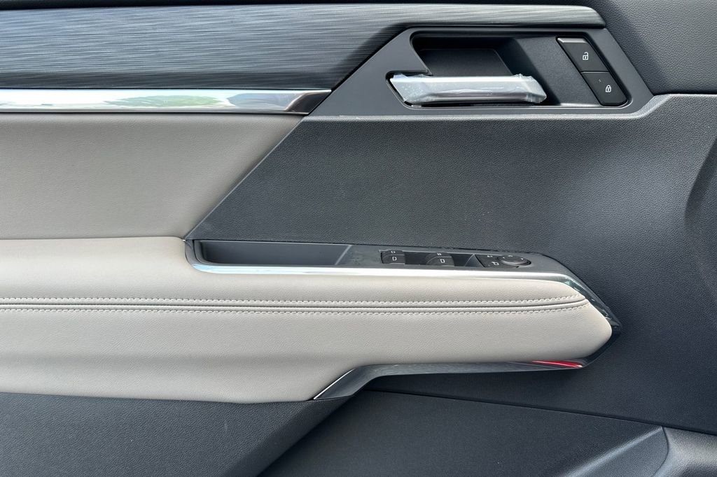 New 2025 GMC Acadia Elevation AWD/4WD image 8