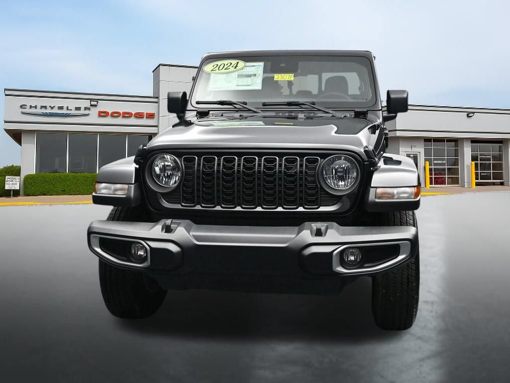 Used 2024 Jeep Gladiator Sport AWD/4WD image 8