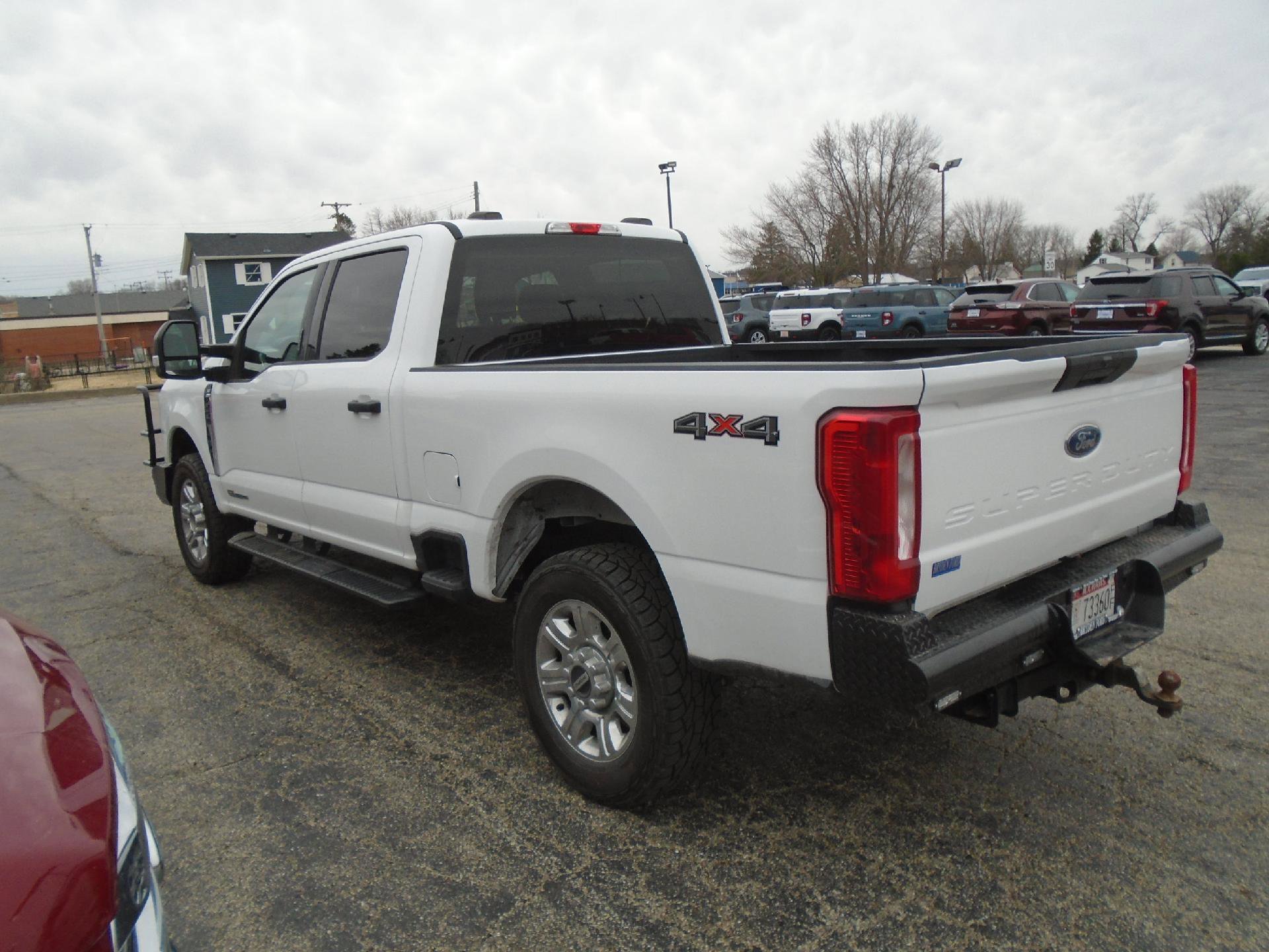 Used 2023 Ford F250 XLT w/ F-250 >10K GVWR Package image 9