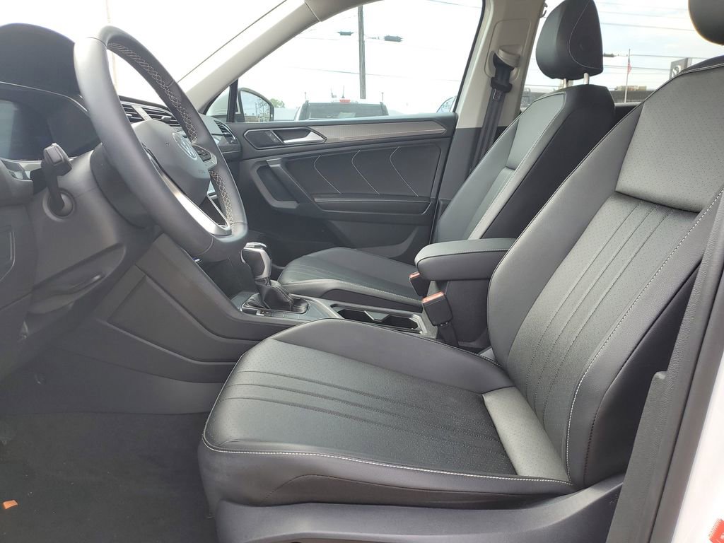 Used 2023 Volkswagen Tiguan SE image 15