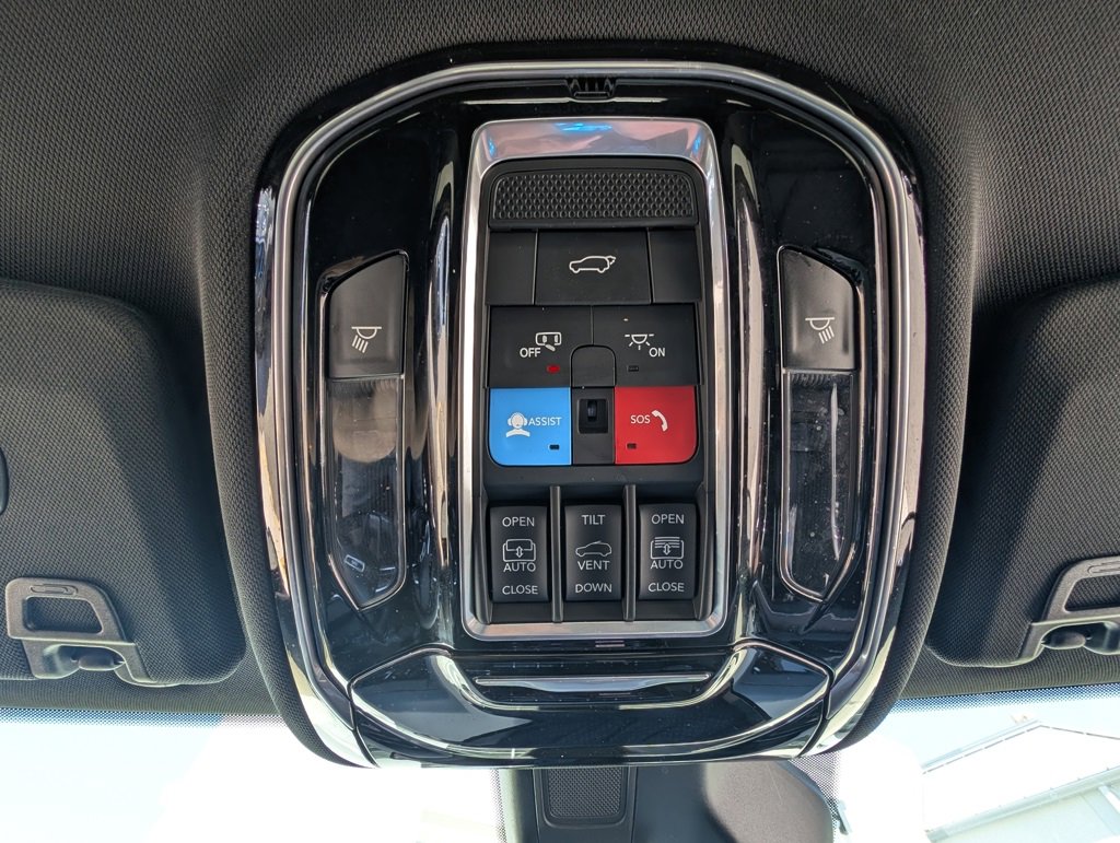 Used 2022 Jeep Grand Cherokee Summit w/ Luxury Tech Group V image 37