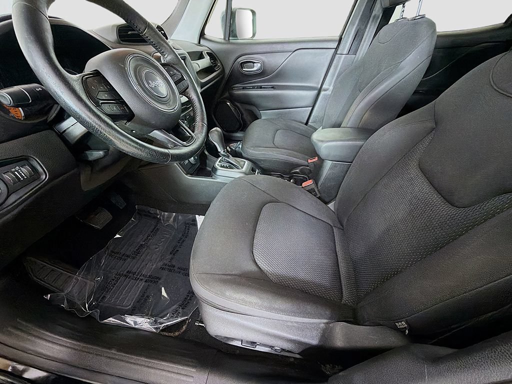 Used 2018 Jeep Renegade Altitude AWD/4WD image 20