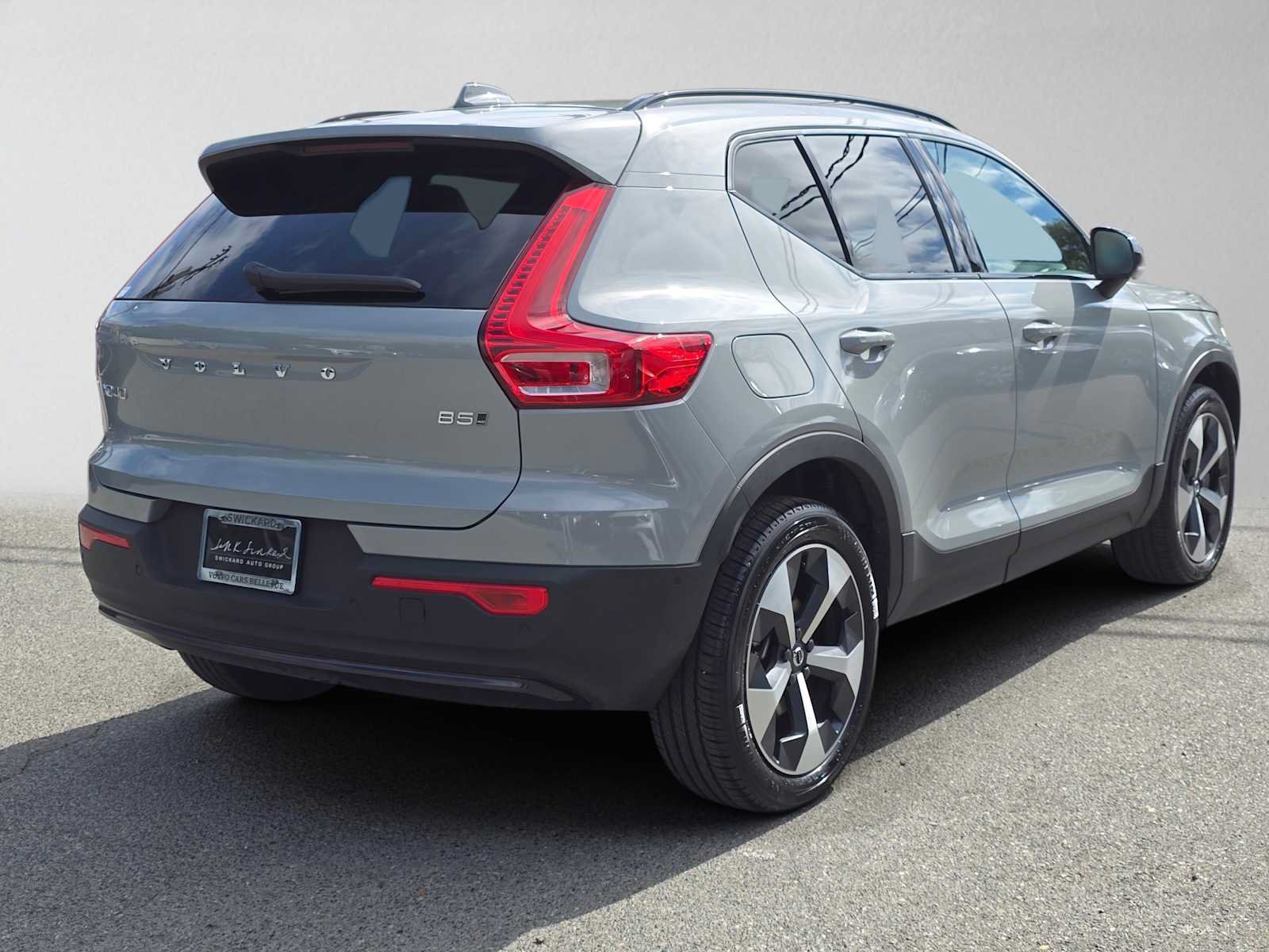 Used 2026 Volvo XC40 B5 Plus w/ Protection Package Premier AWD/4WD image 3