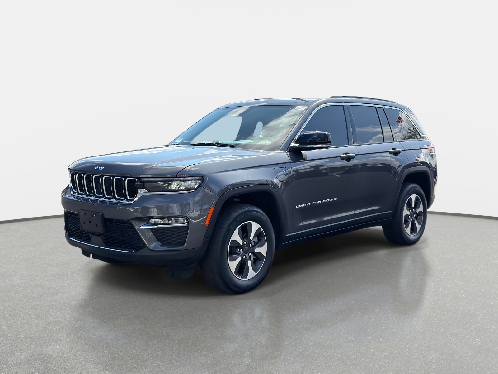 Used 2025 Jeep Grand Cherokee Limited 4xe image 7