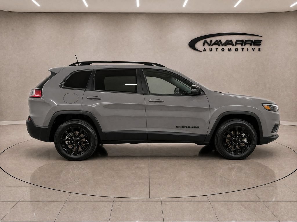Used 2023 Jeep Cherokee Altitude Lux AWD/4WD image 8