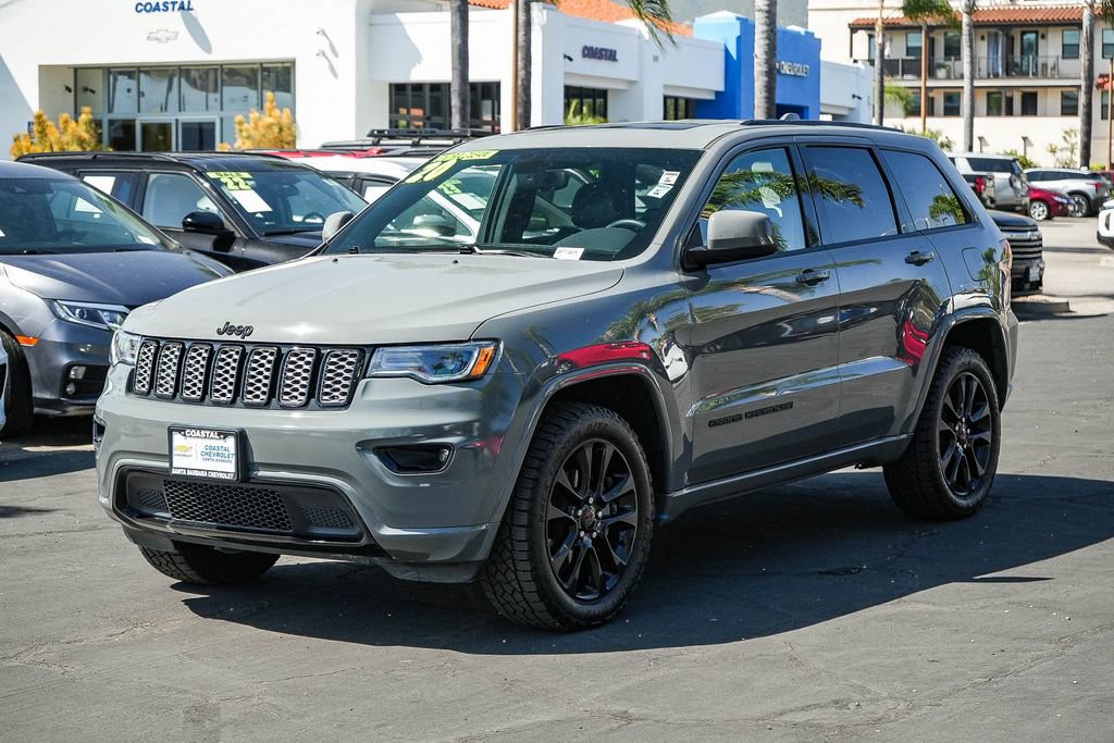 Used 2020 Jeep Grand Cherokee Altitude AWD/4WD image 3
