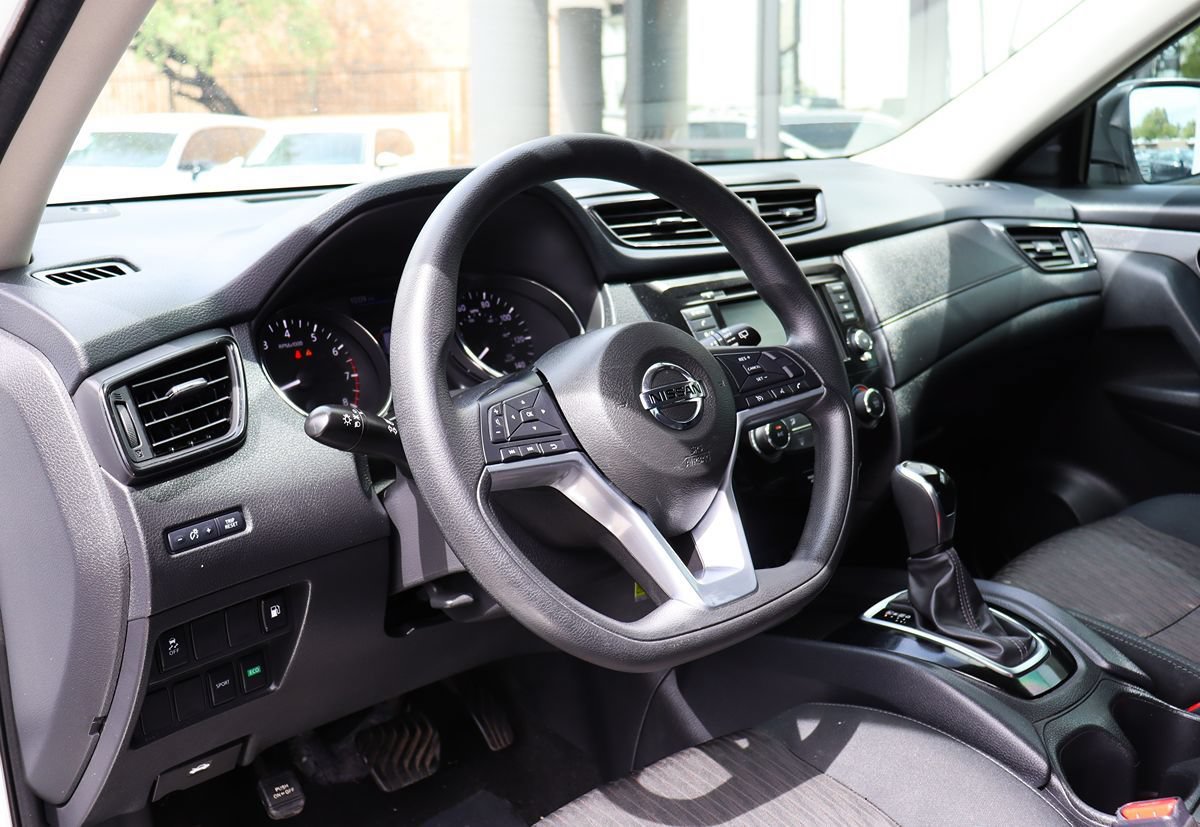Used 2018 Nissan Rogue S FWD image 39