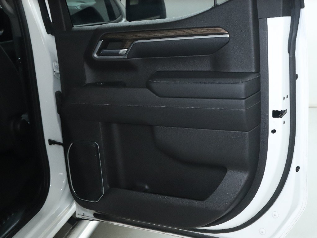 Used 2022 Chevrolet Silverado 1500 RST AWD/4WD image 31