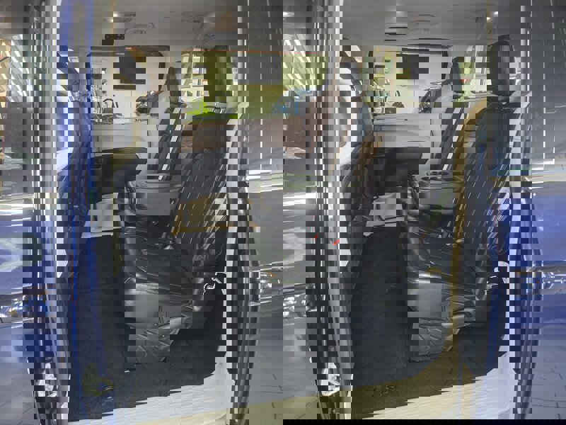 Used 2020 Chrysler Pacifica Touring-L image 11