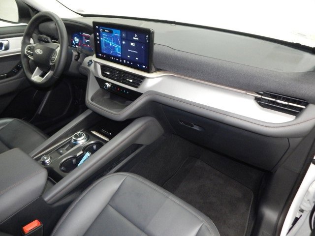 Used 2025 Ford Explorer Active w/ Active Comfort Package image 19