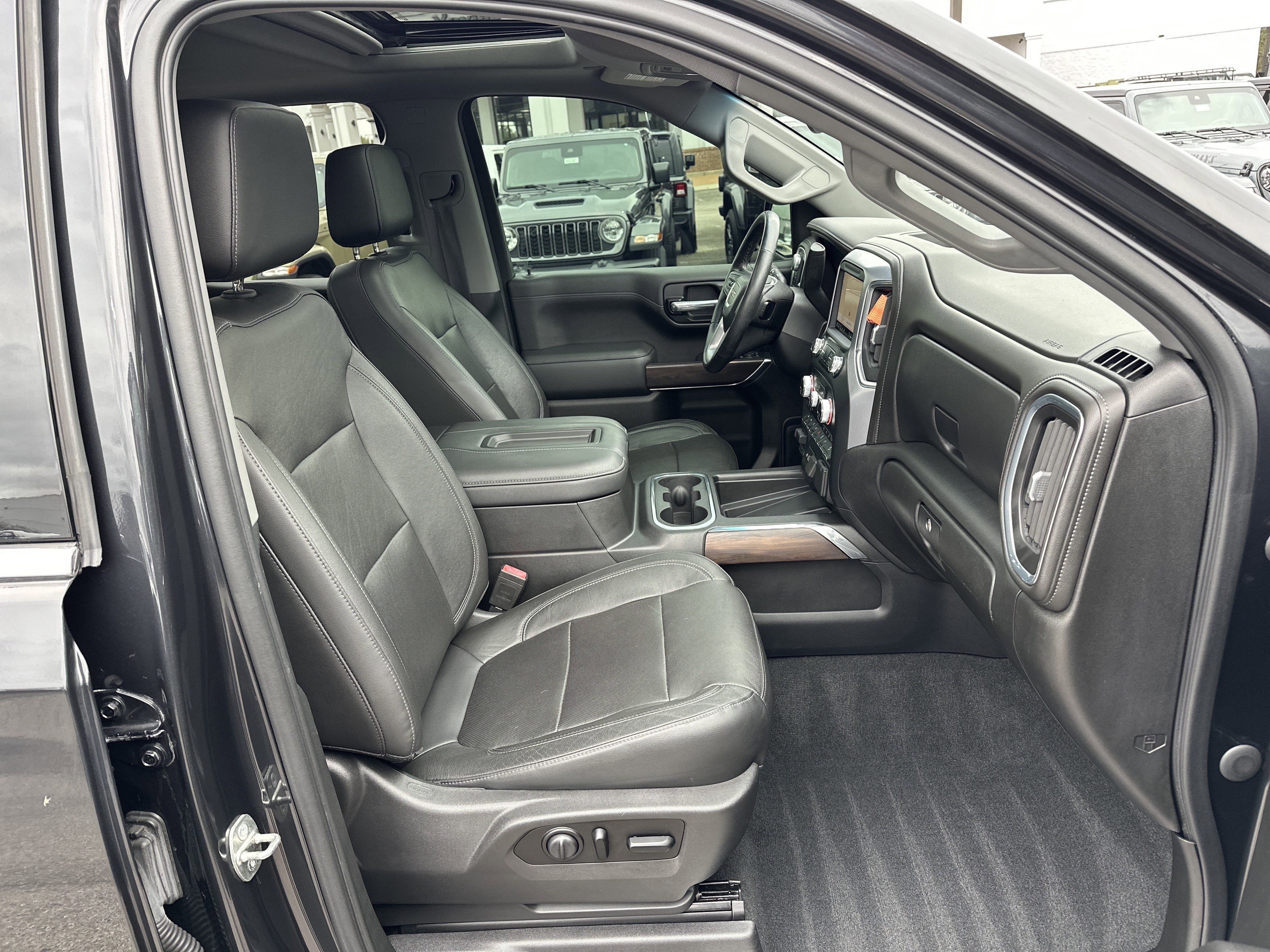 Used 2020 GMC Sierra 1500 SLT w/ SLT Premium Plus Package image 15