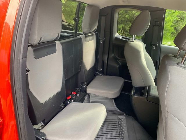 Used 2017 Toyota Tacoma SR5 w/ Tow Package AWD/4WD image 32
