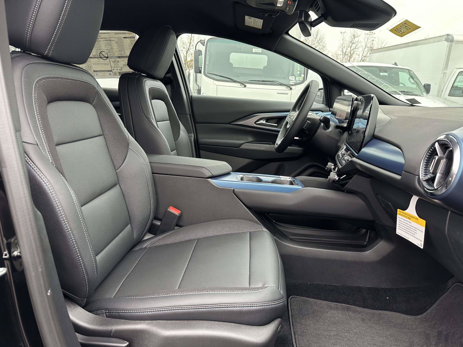 New 2026 Chevrolet Equinox EV LT AWD/4WD image 25