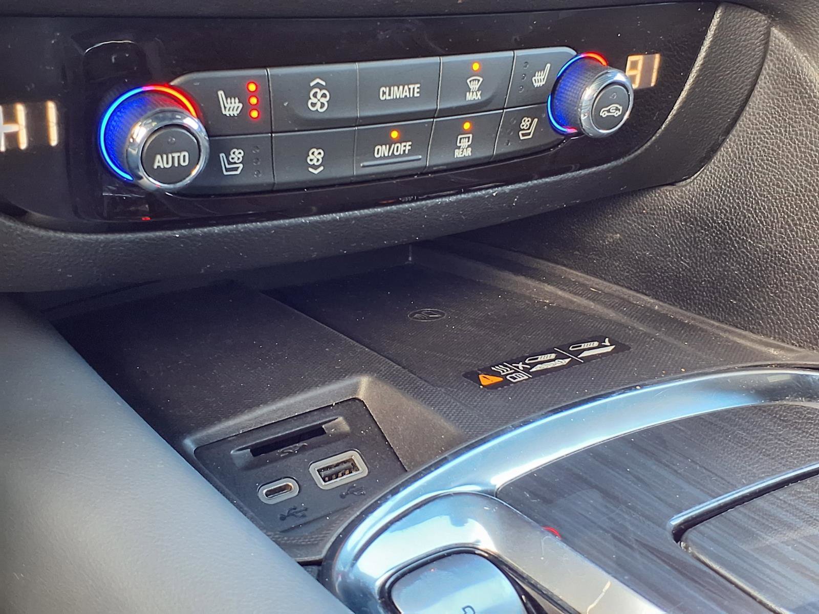 Used 2024 Buick Enclave Premium image 14