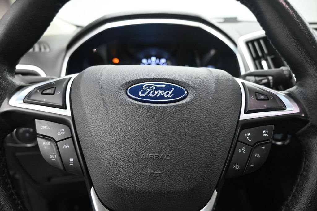 Used 2020 Ford Edge Titanium w/ Equipment Group 301A AWD/4WD image 12