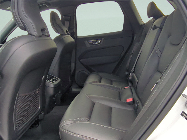 New 2026 Volvo XC60 B5 Ultra w/ Climate Package AWD/4WD image 11