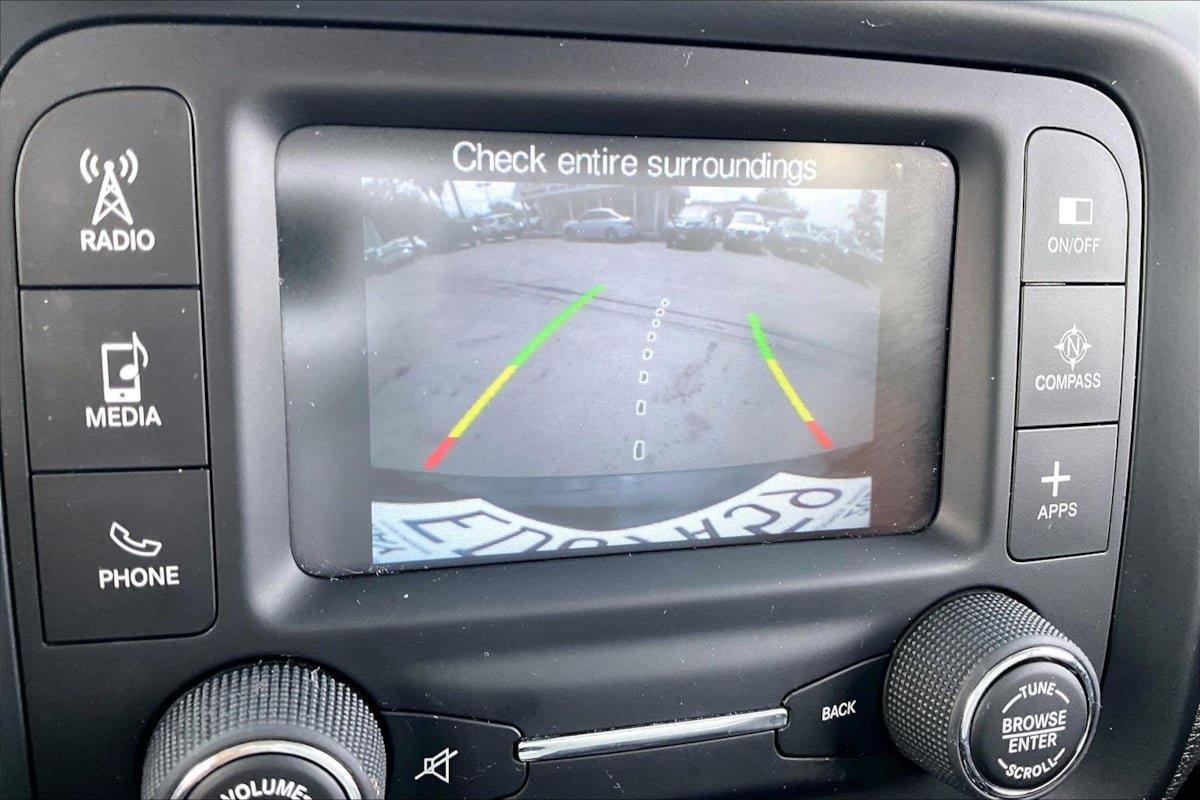 Used 2017 Jeep Renegade Limited FWD image 21