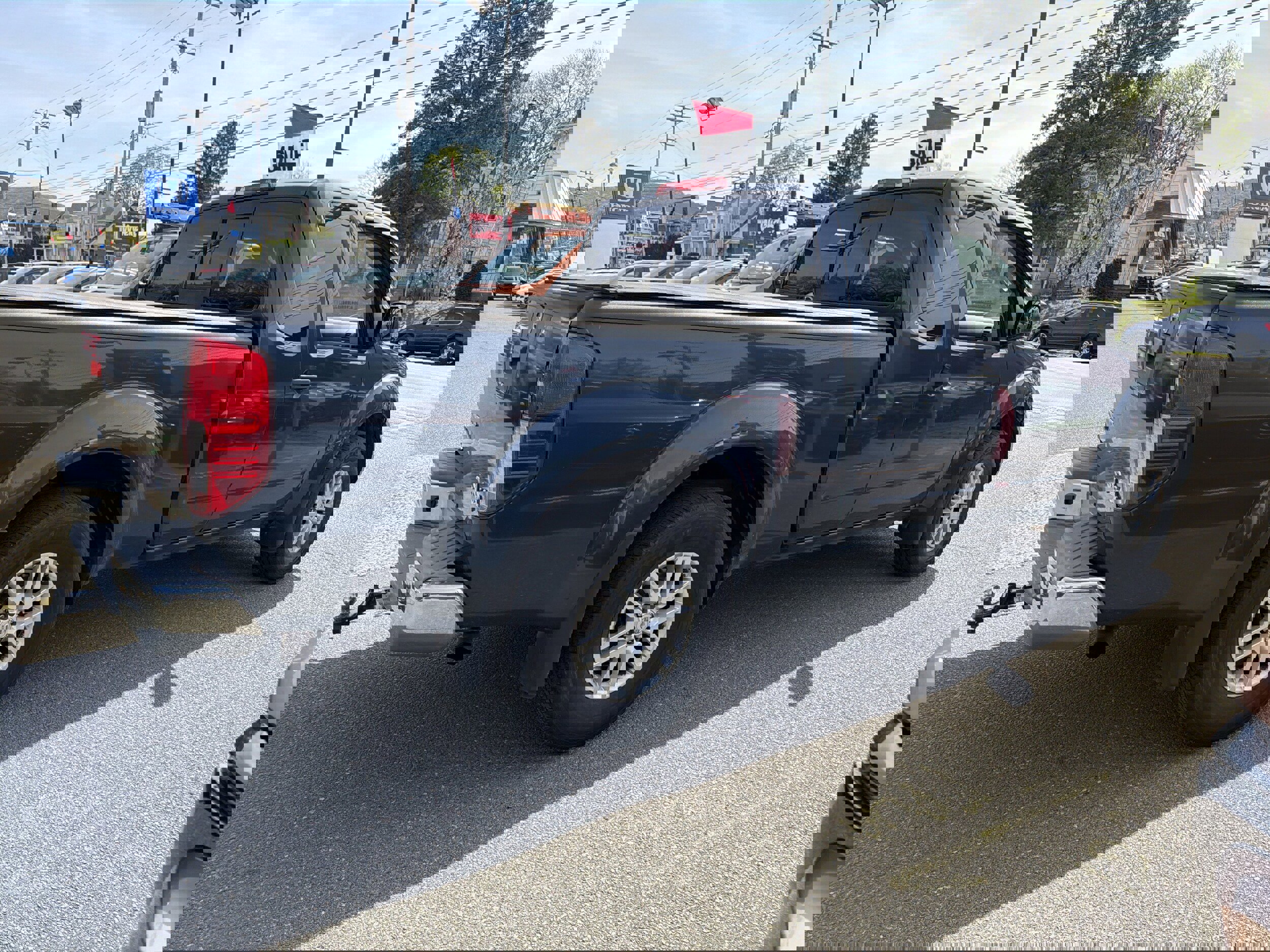 Used 2017 Nissan Frontier SV AWD/4WD image 5