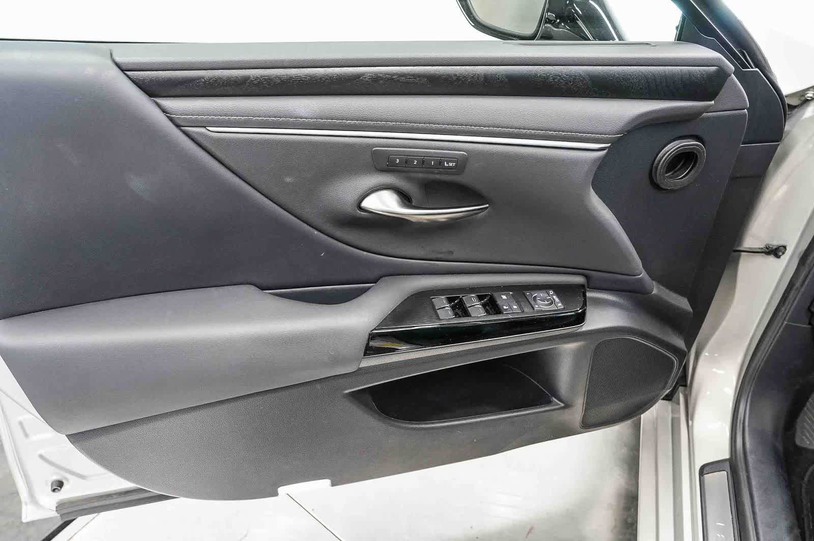 Used 2024 Lexus ES 350 w/ Premium Package FWD image 22