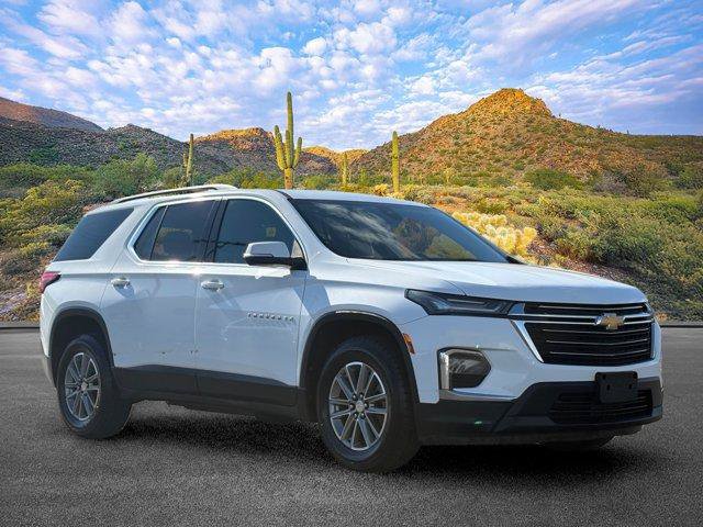 Used 2023 Chevrolet Traverse LT FWD image 2