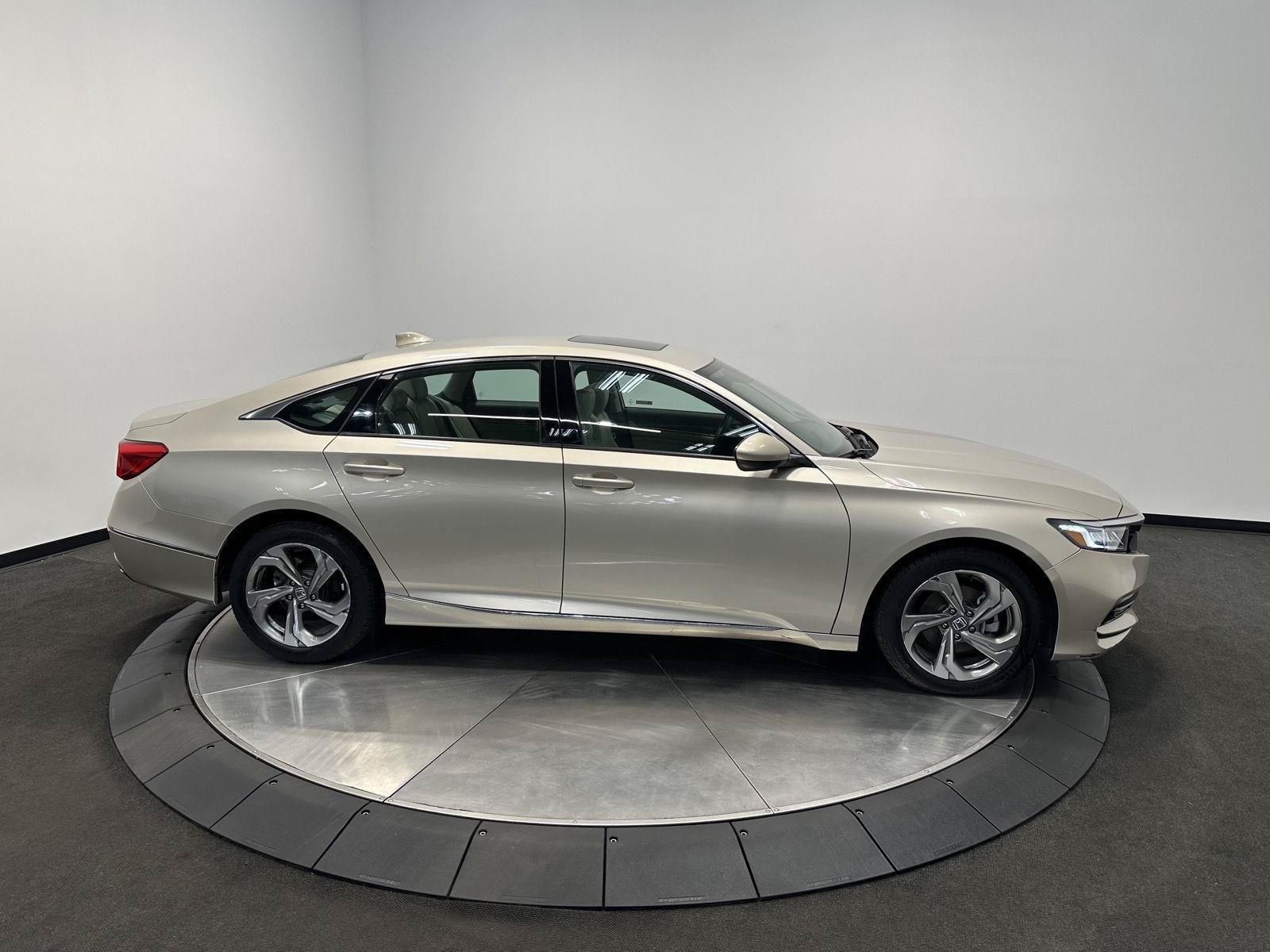 Used 2018 Honda Accord EX image 8