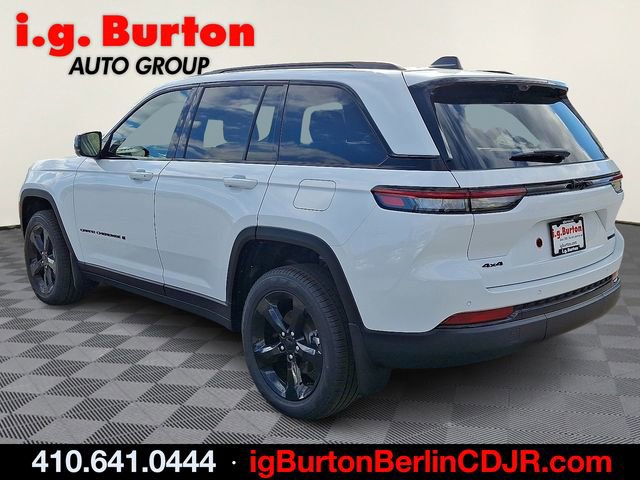 New 2025 Jeep Grand Cherokee Limited w/ Luxury Tech Group II image 3