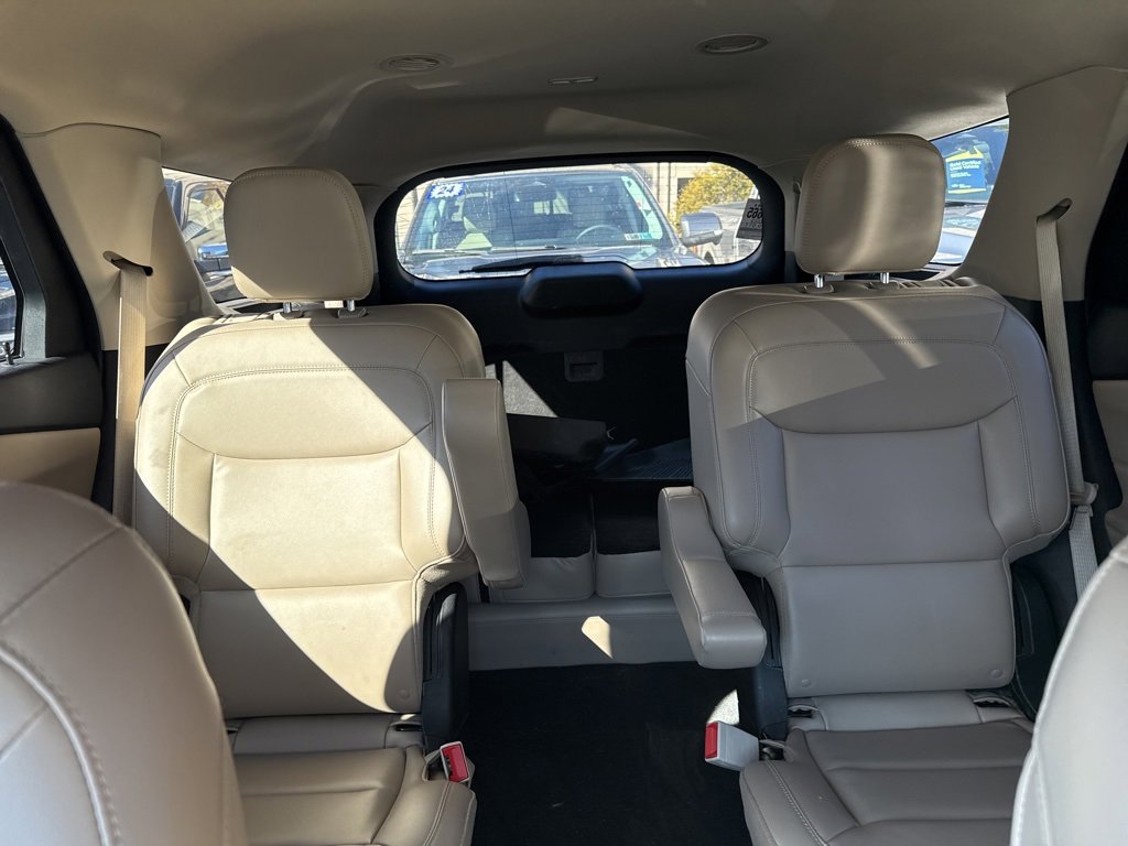 Used 2023 Ford Explorer XLT w/ Equipment Group 202A image 11