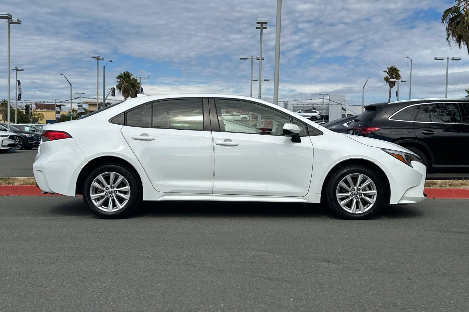 Used 2024 Toyota Corolla LE w/ LE Convenience Package FWD image 3