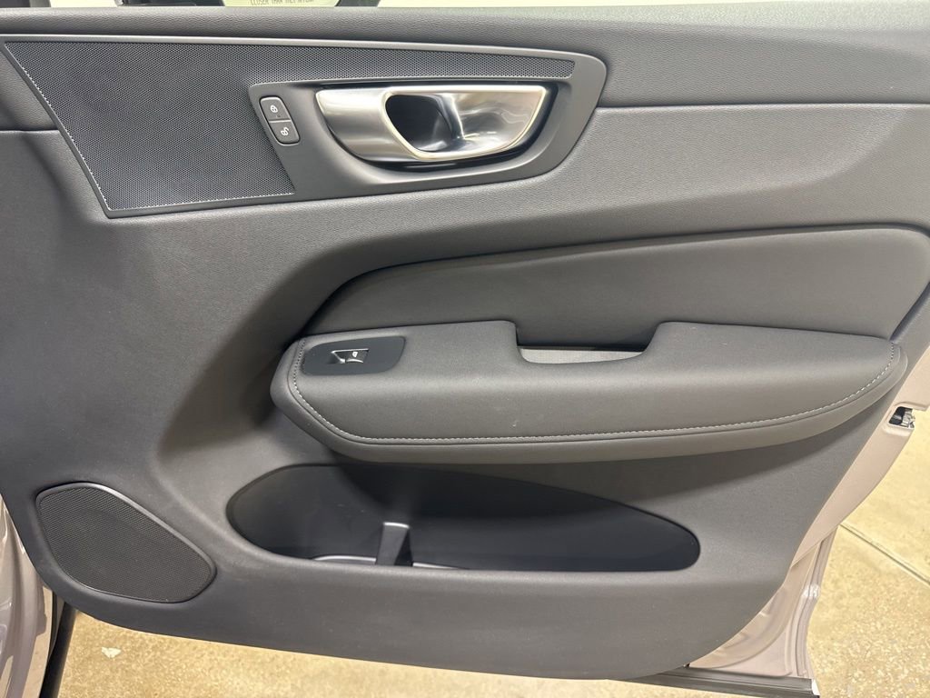 Used 2026 Volvo XC60 B5 Plus w/ Protection Package Premier AWD/4WD image 27