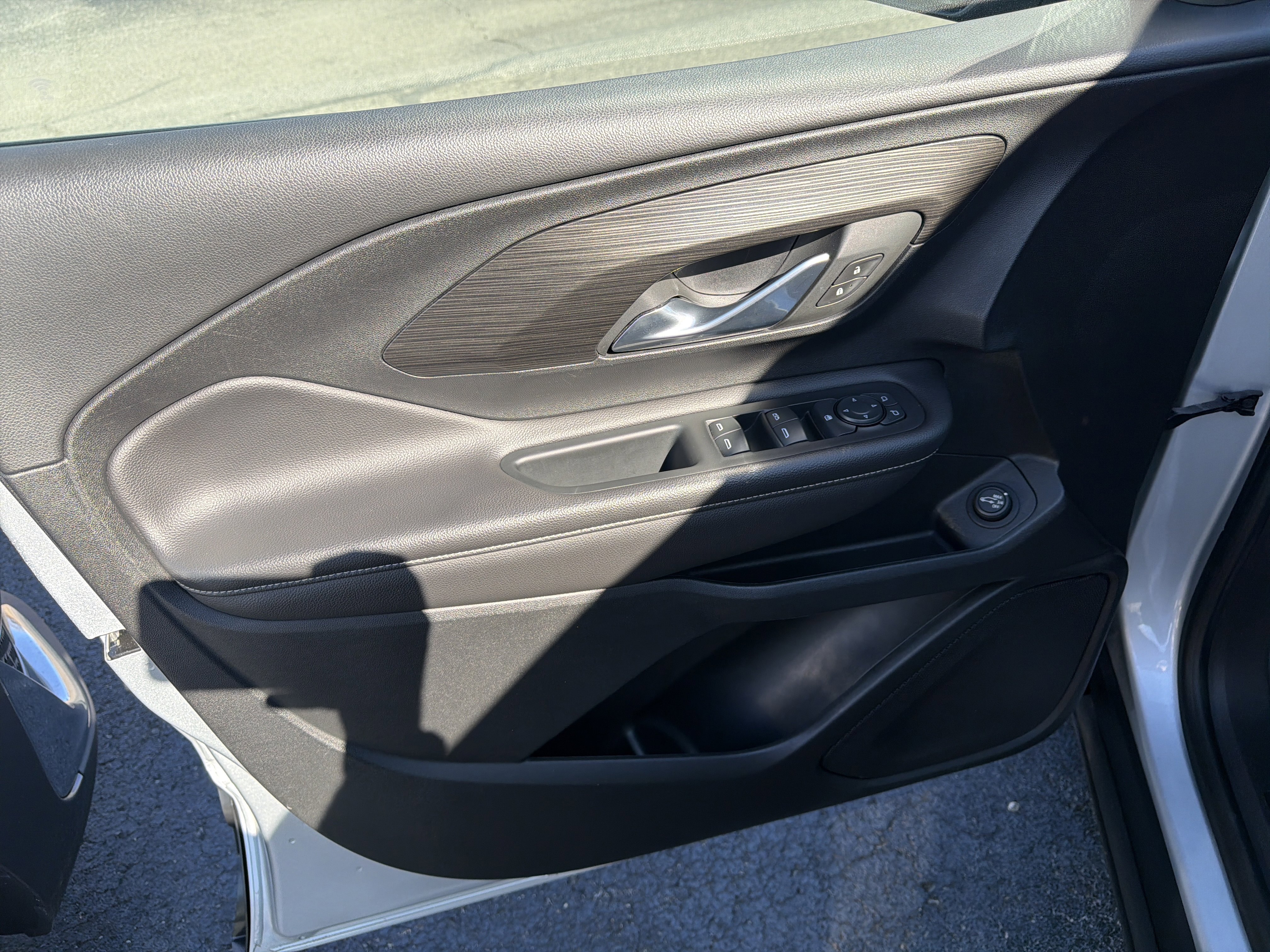 Used 2022 GMC Terrain SLE w/ Driver Convenience Package image 19