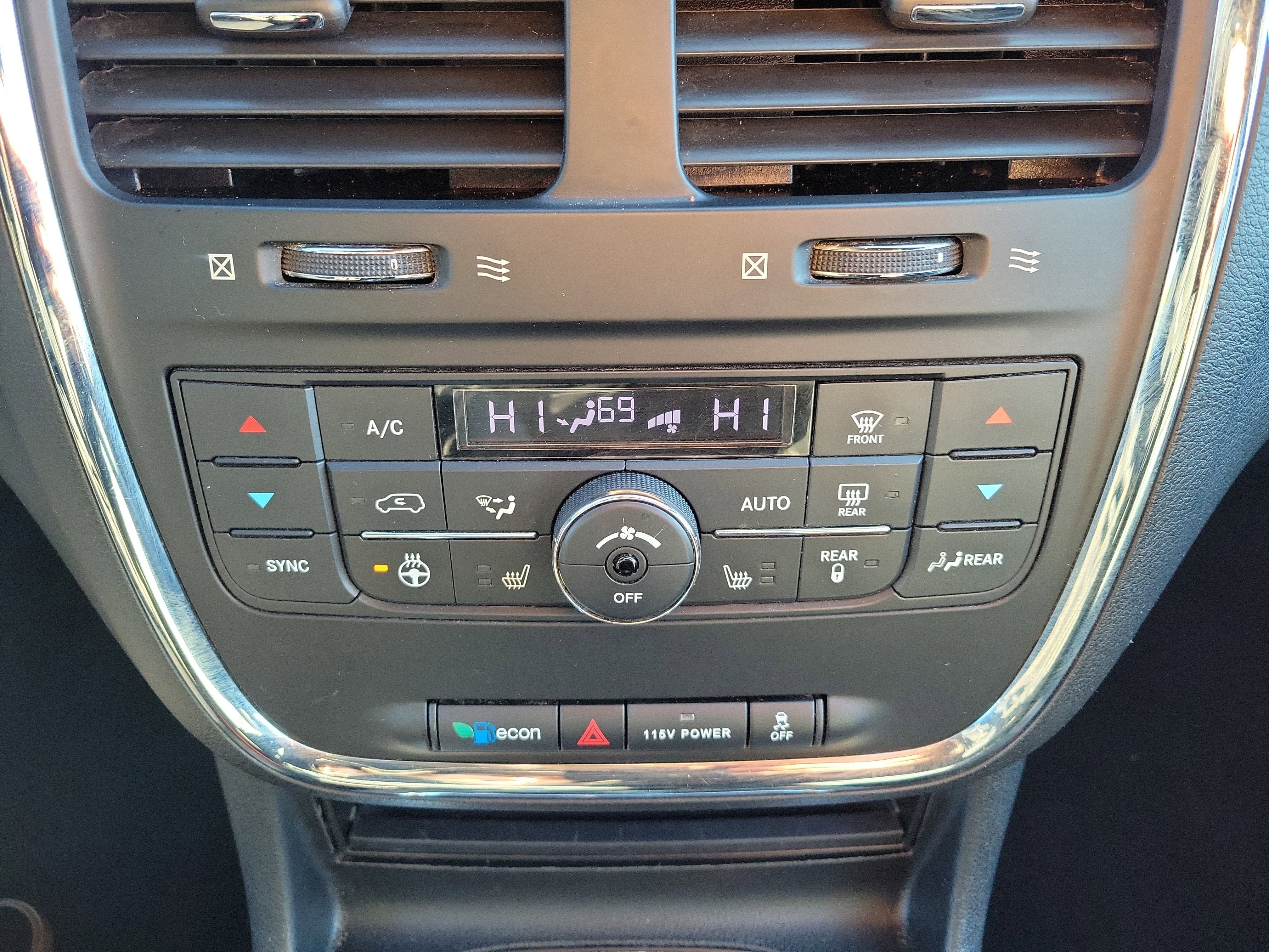 Used 2017 Dodge Grand Caravan GT image 30