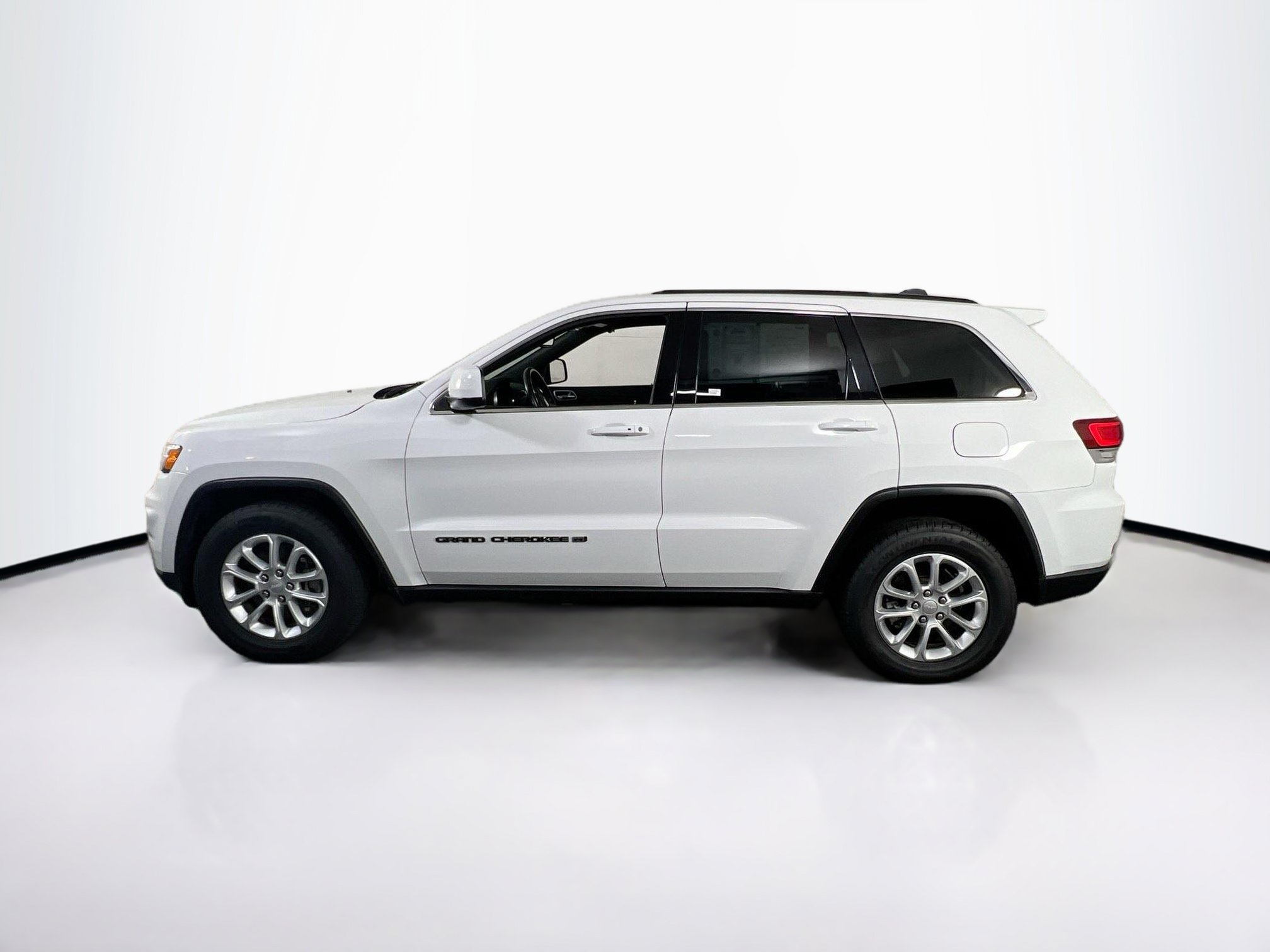 Used 2022 Jeep Grand Cherokee Laredo X AWD/4WD image 8