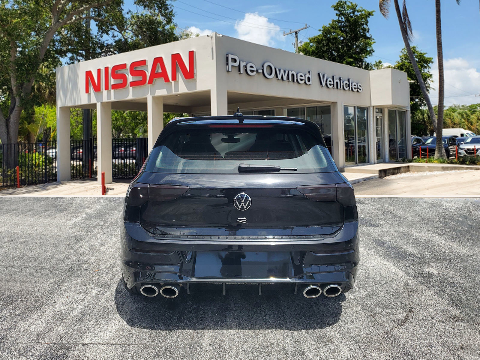 Used 2023 Volkswagen Golf R image 5