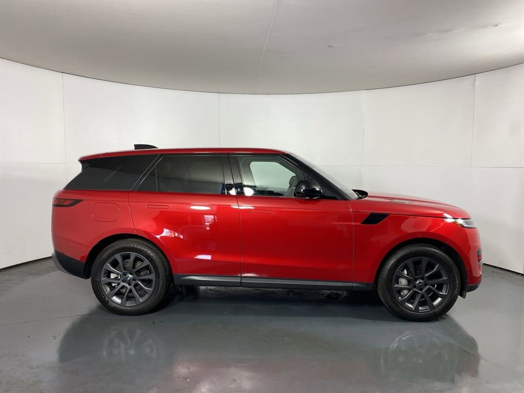 Used 2023 Land Rover Range Rover Sport SE image 4