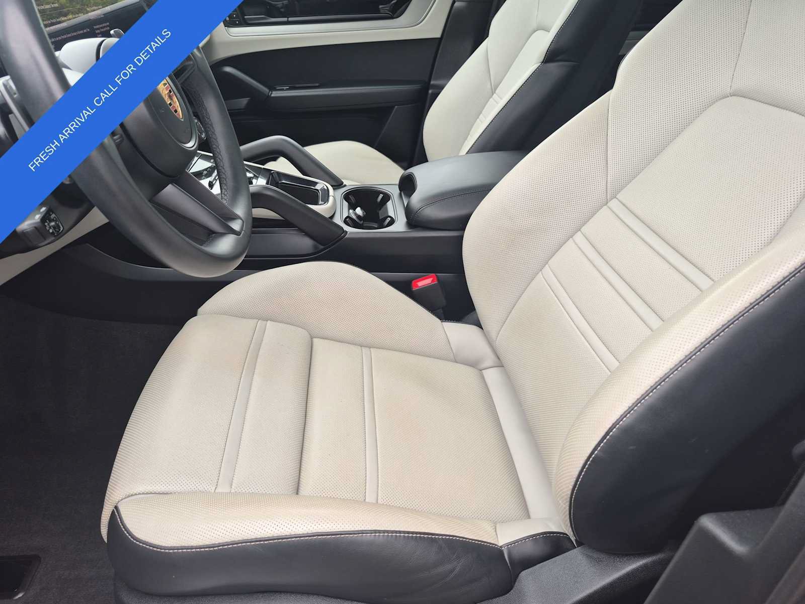 Used 2025 Porsche Cayenne Coupe AWD/4WD image 15
