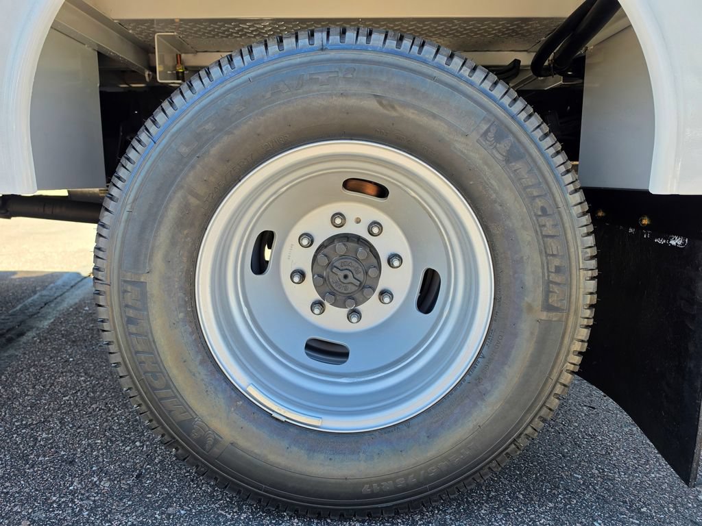 New 2026 Ford F350 XL w/ XL Chrome Package AWD/4WD image 13