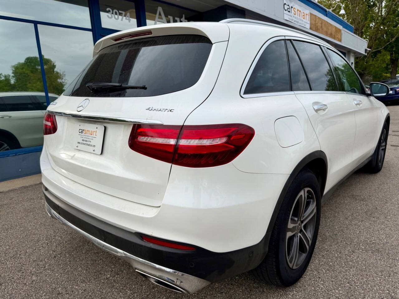 Used 2017 Mercedes-Benz GLC 300 4MATIC image 9
